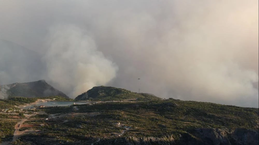 Son dakika: Haberler peş peşe geliyor! Antalya, Muğla, Isparta, Manisa ve Denizli'de yangına müdahale sürüyor