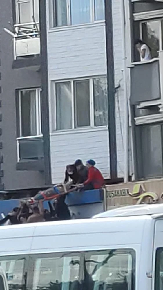 Şüpheli olay: 17 yaşındaki genç kız 7. kattan aşağıya düştü