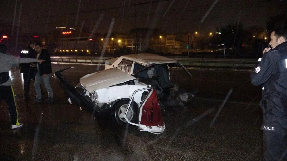 Yine aynı marka yine aynı manzara: Çarpışmanın etkisiyle ikiye ayrıldı