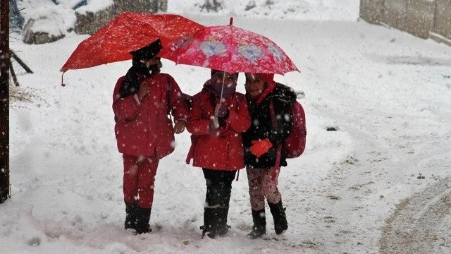 Meteoroloji'den birçok ile 'sarı ve turuncu' kodlu uyarı: Şiddetli kar ve yağmur geliyor ( 20 Aralık hava durumu)