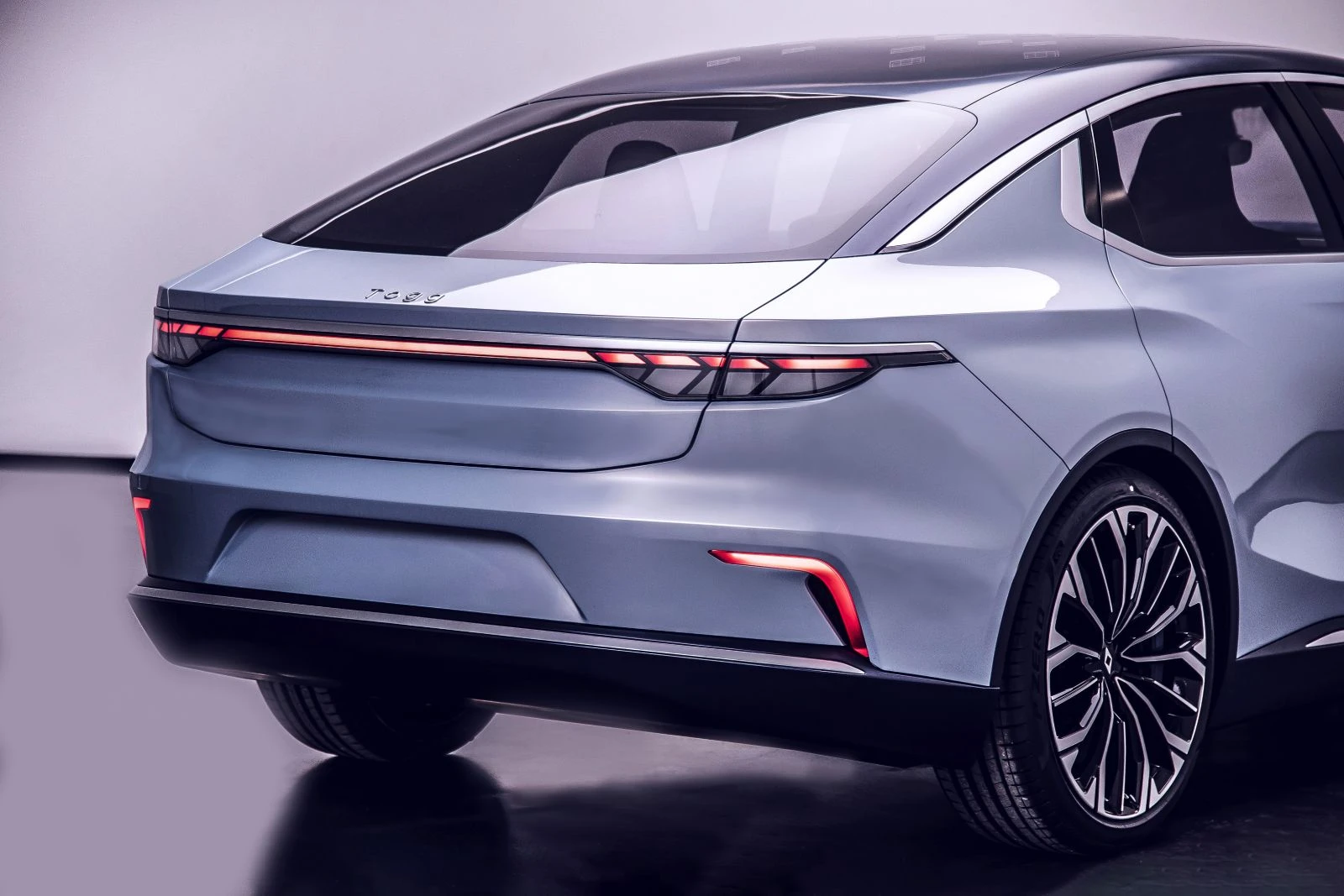 TOGG’un Sedan modeli dünya manşetlerinde! Dikkat çeken inceleme