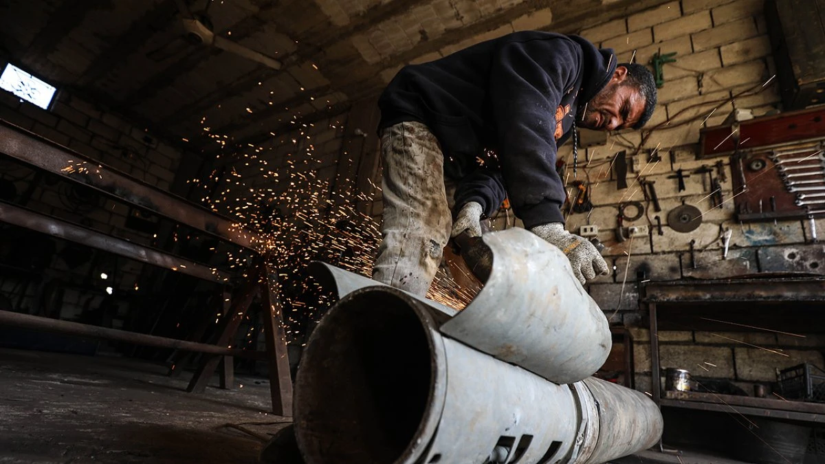 Ailesine acı yaşatan roketi hatıra olarak tuttu: Kalıntısından soba yaptı