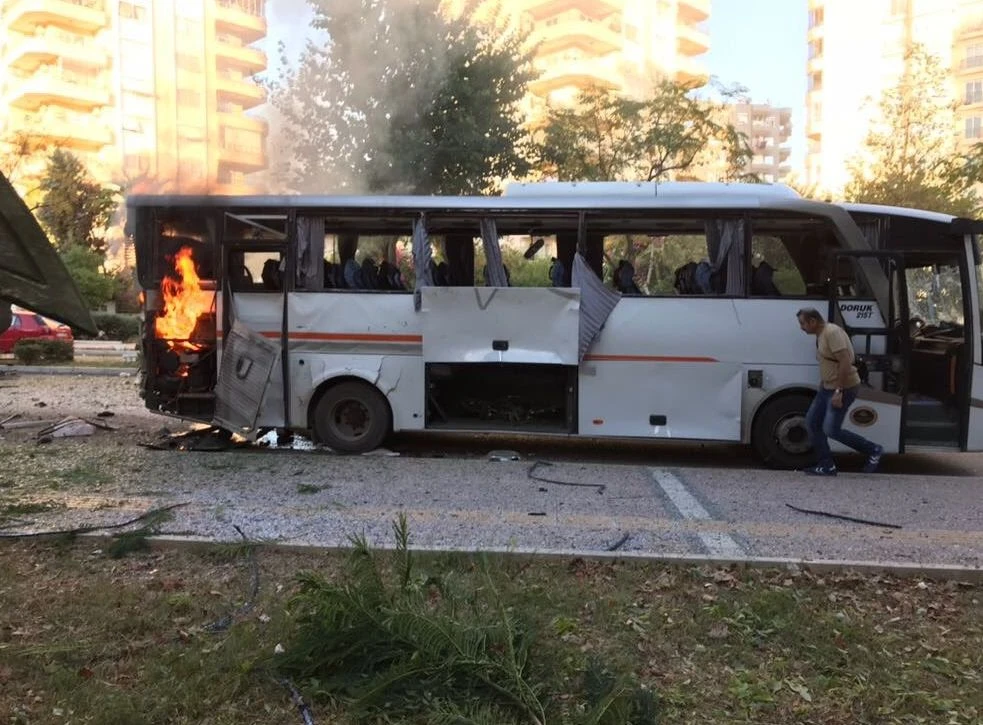 Son dakika: Mersin'de polise bombalı saldırı