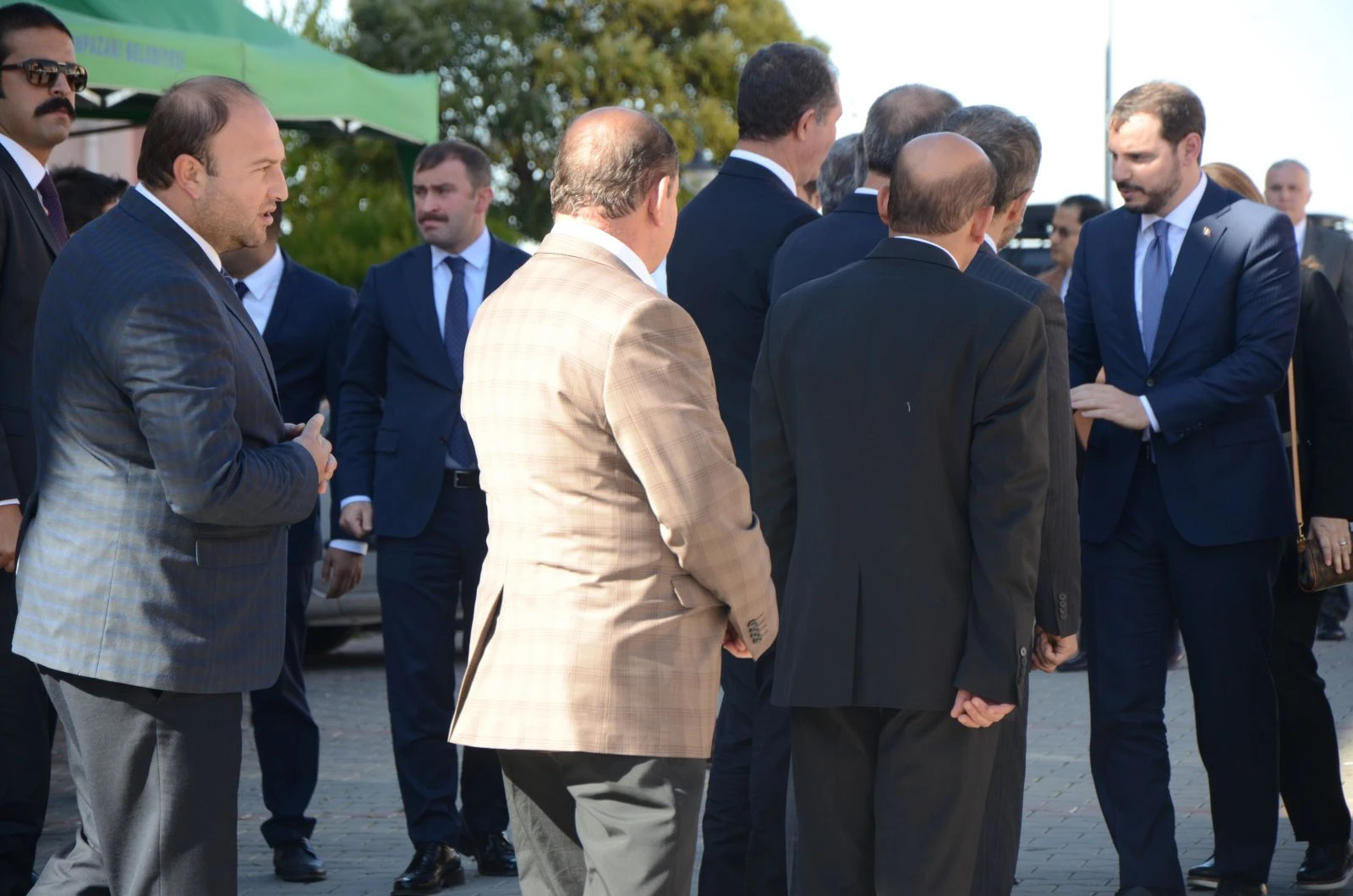 Bakan Albayrak şehidimizin evini ziyaret etti