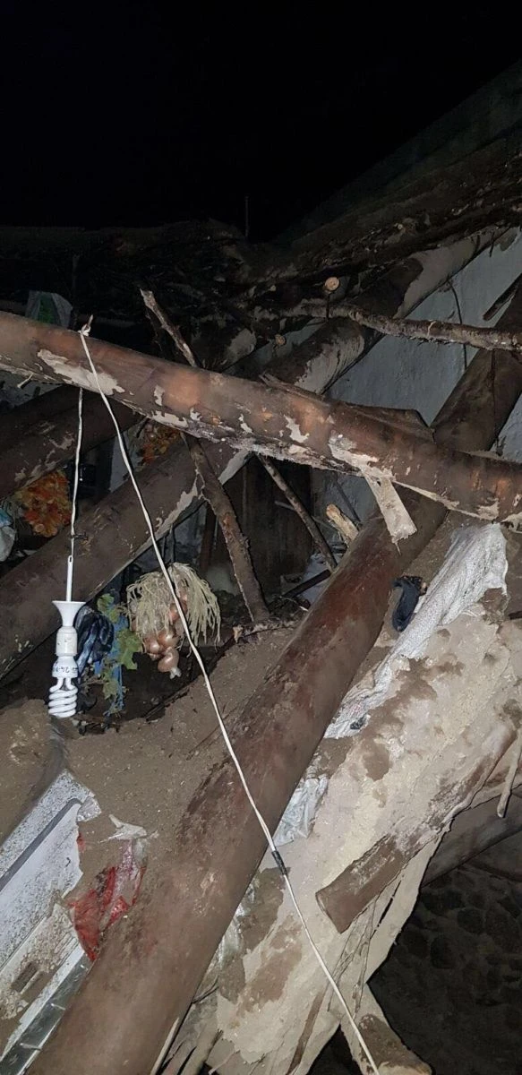 Siirt'te ev çöktü: Ölü ve yaralılar var