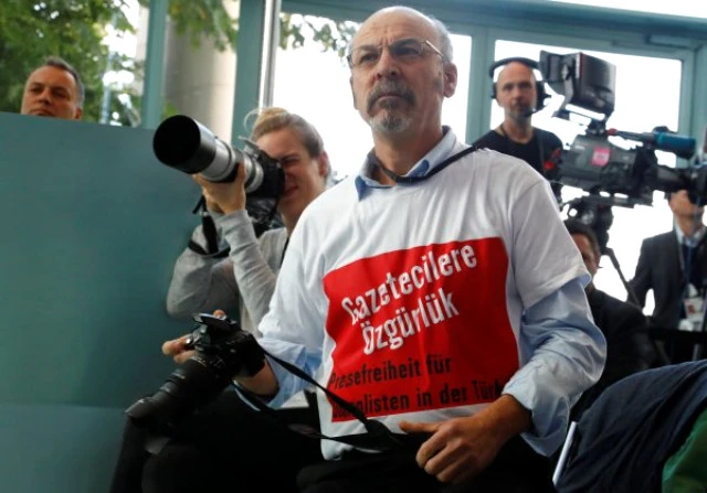 Erdoğan-Merkel'in basın toplantısında gerginlik