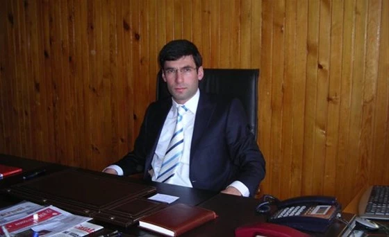 Mardin'de Derik ilçesi’nde kaymakamlığa saldırı: 3 yaralı