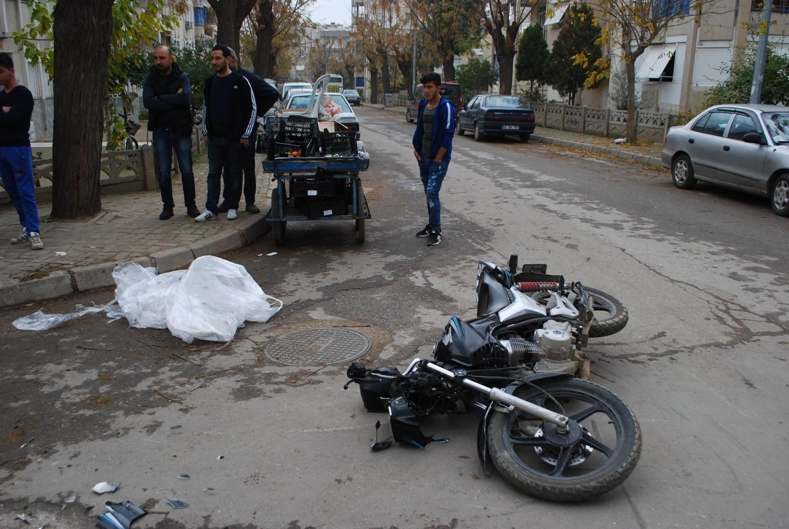 Motosikletle otomobil çarpıştı: 2 yaralı