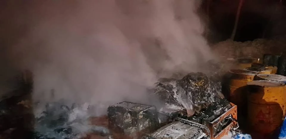 İnşaat halinde atıksu arıtma tesisinin depo kısmında yangın çıktı