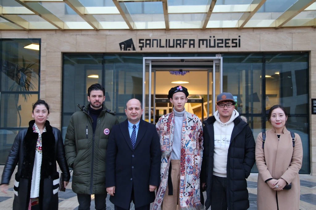 Çin'in "Türkiye sevdalısı" şarkıcısı Şanlıurfa'da