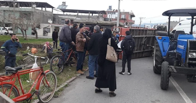Hatay'da traktör devrildi: 15 yaralı