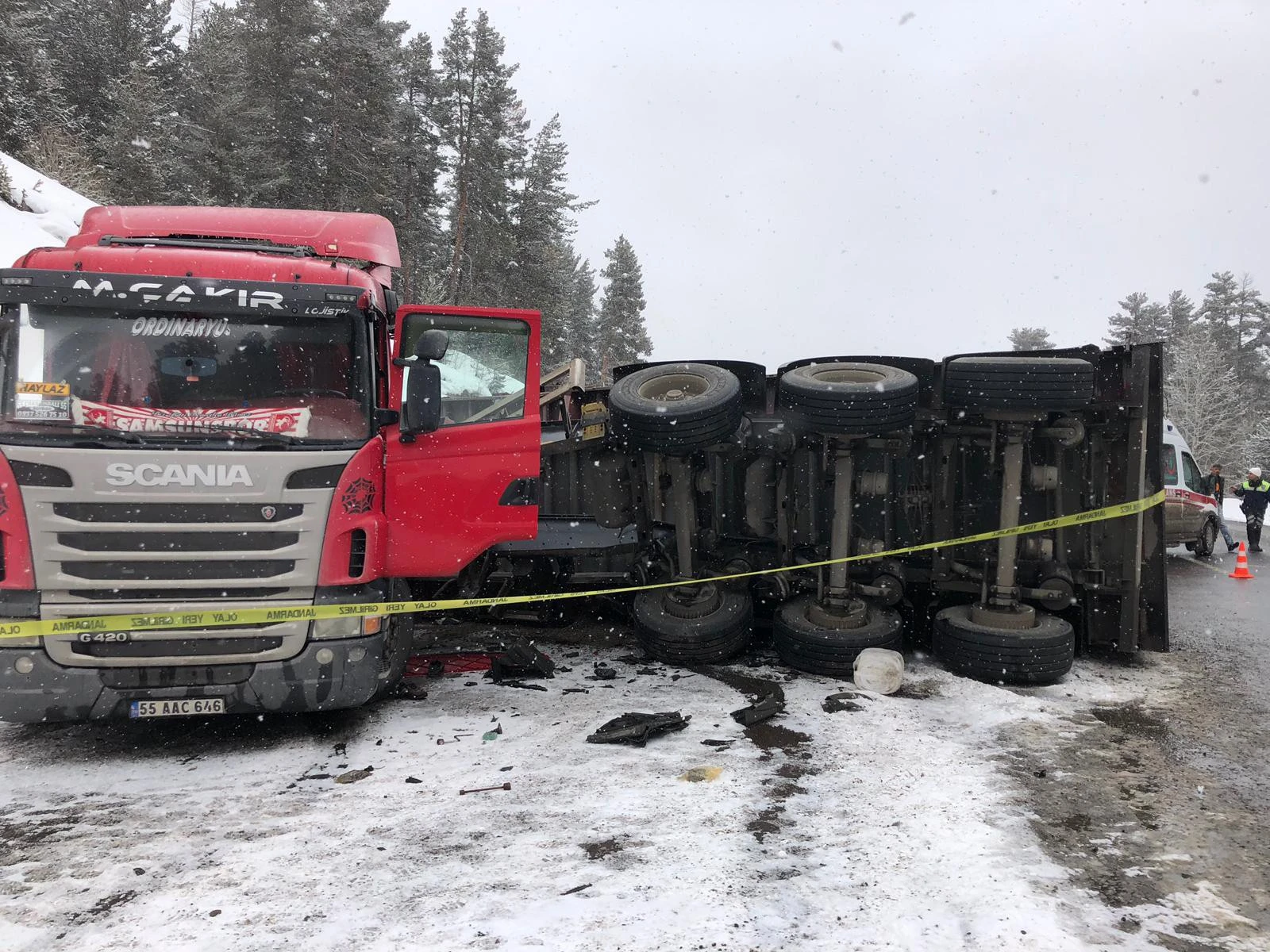 Trafik kazası sonrası can pazarı: 20 yaralı