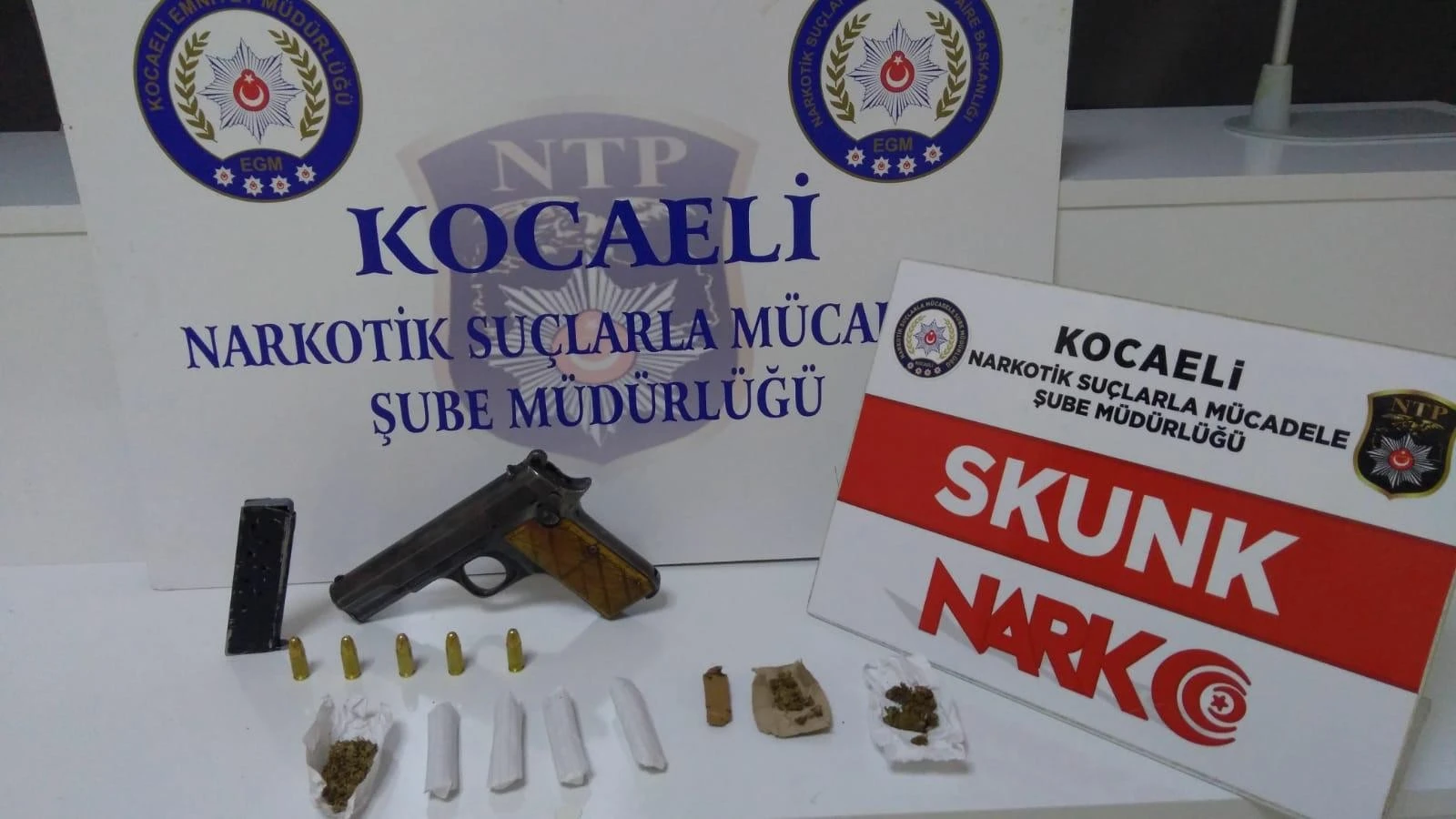 Kocaeli'de sokak satıcılarına operasyon: 8 gözaltı