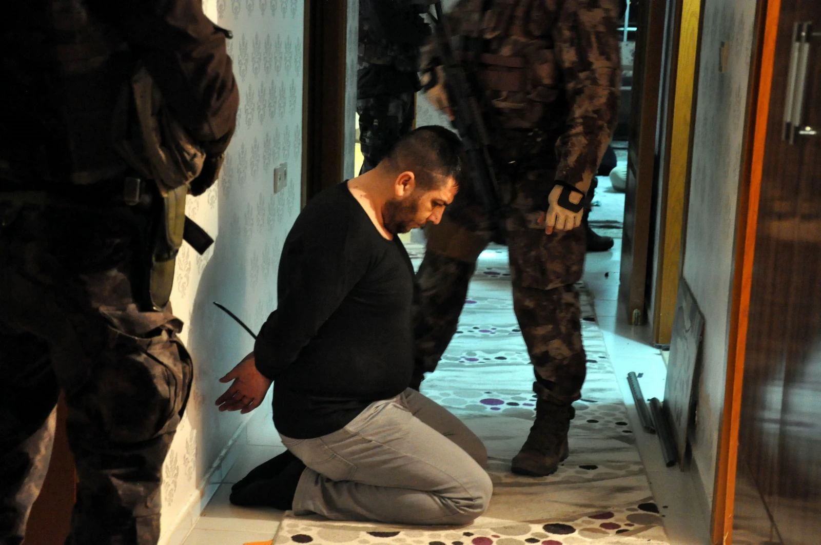 Ankara'da büyük operasyon! Dizi çeken mafya liderine baskın