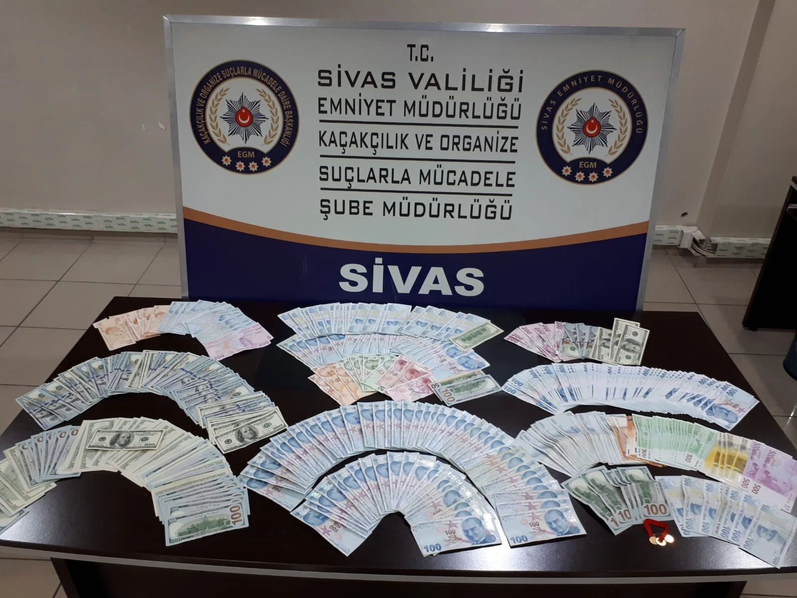 Sivas merkezli 4 ilde FETÖ operasyonu: 30 gözaltı