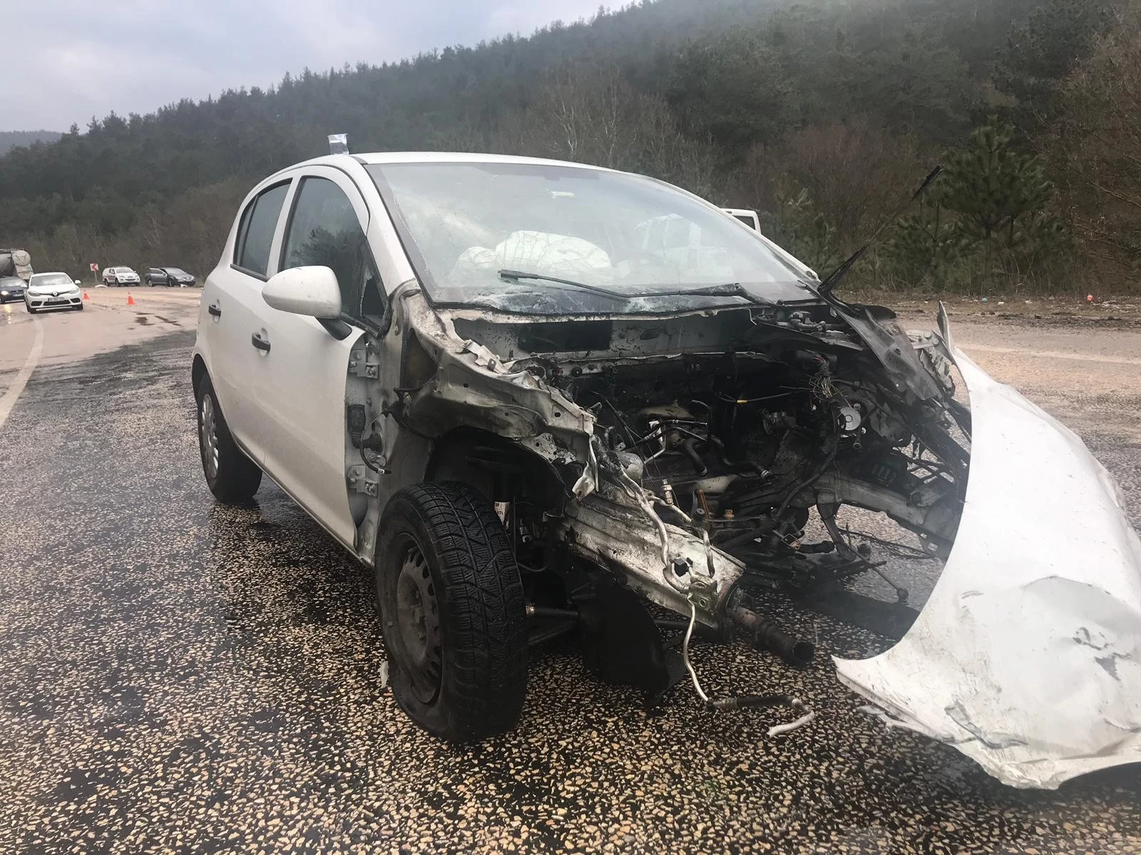 Bu araçtan burnu dahi kanamadan kurtuldu