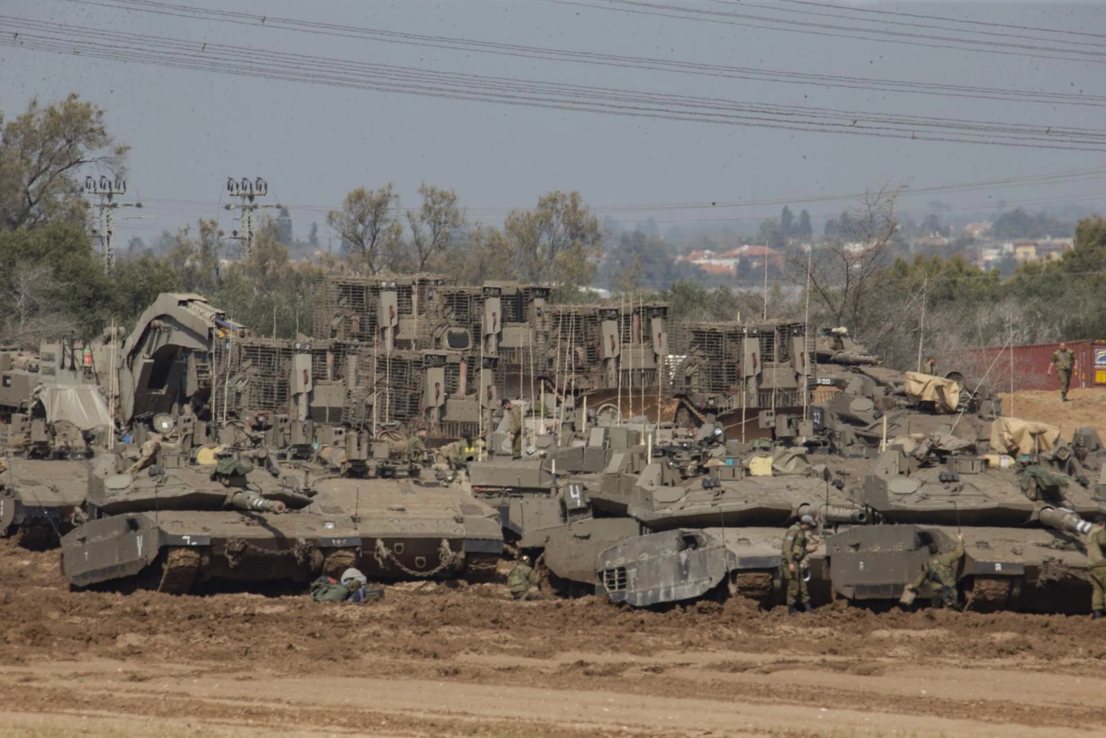 İsrail'den Gazze sınırına askeri yığınak