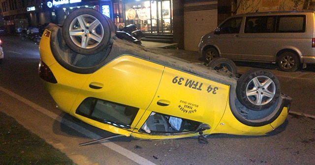 Beyoğlu’nda ticari taksi takla attı: 1 yaralı