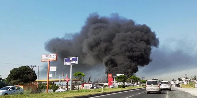 Mersin'de fabrika yangını