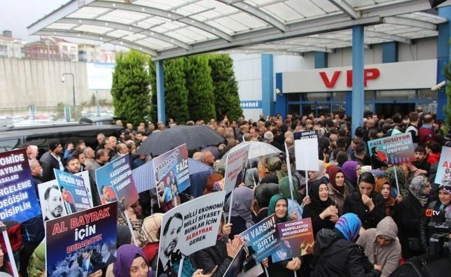 Hazine ve Maliye Bakanı Berat Albayrak'a Trabzon'da yoğun ilgi