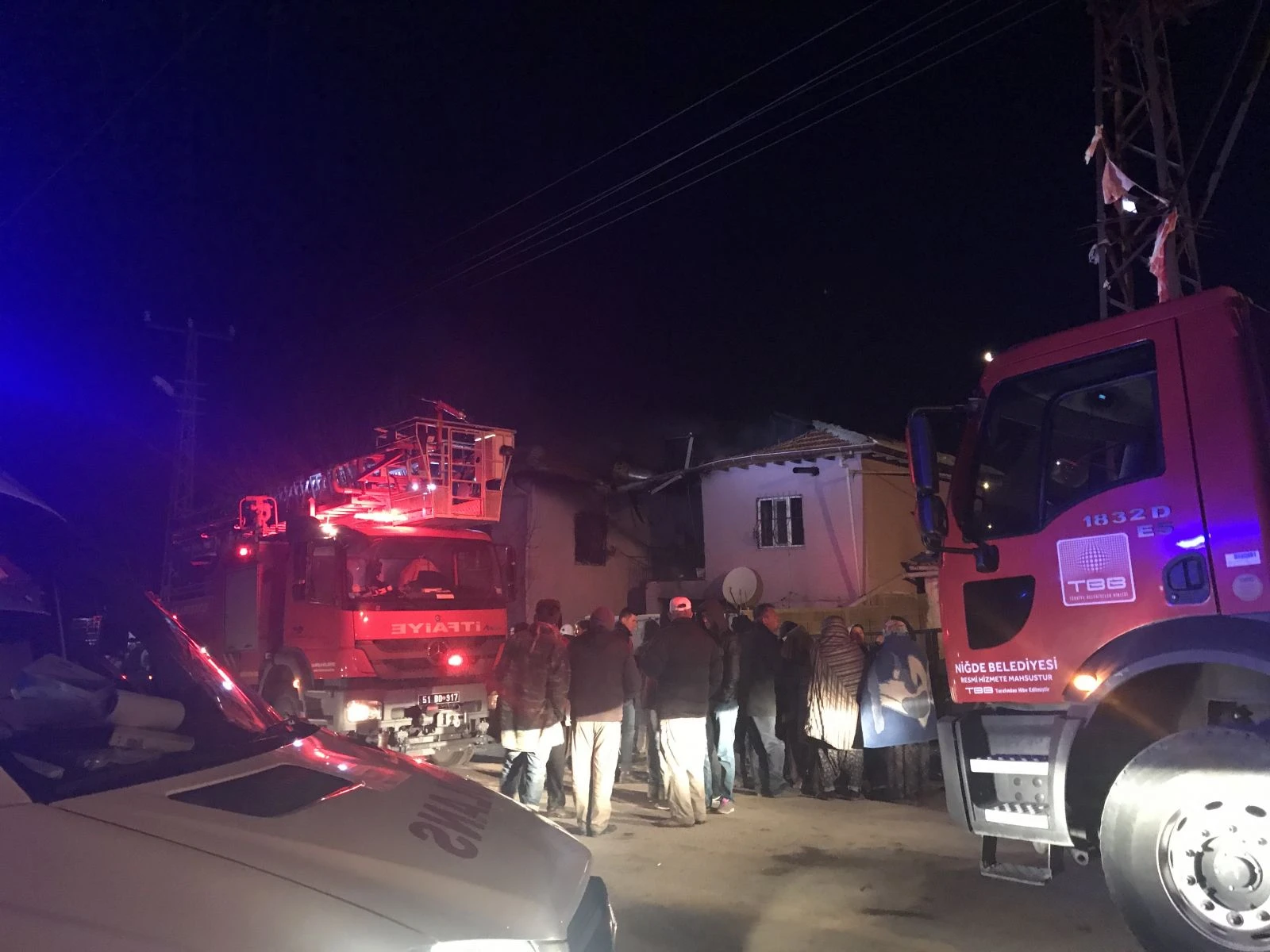 Niğde'de yangın faciası: 4 ölü, 3 yaralı