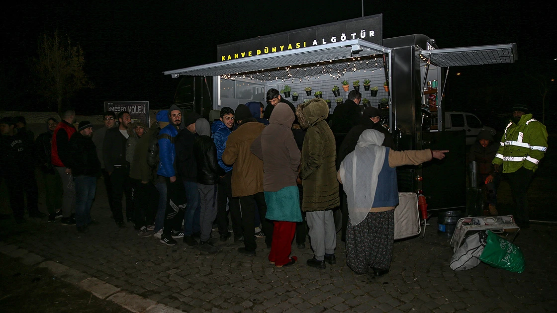 Devletin her türlü imkanı depremzedelerin hizmetinde