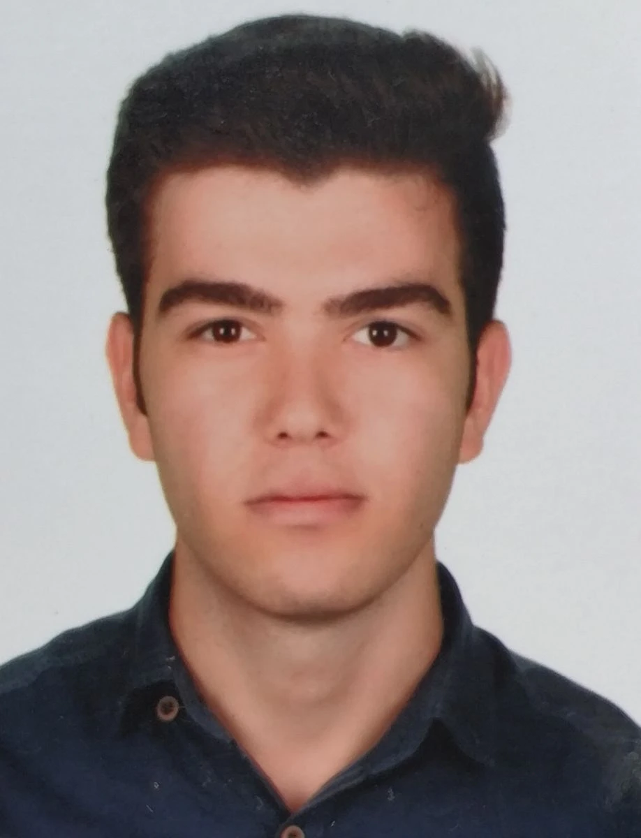 Oğullarını askere teslim eden aile kaza yaptı