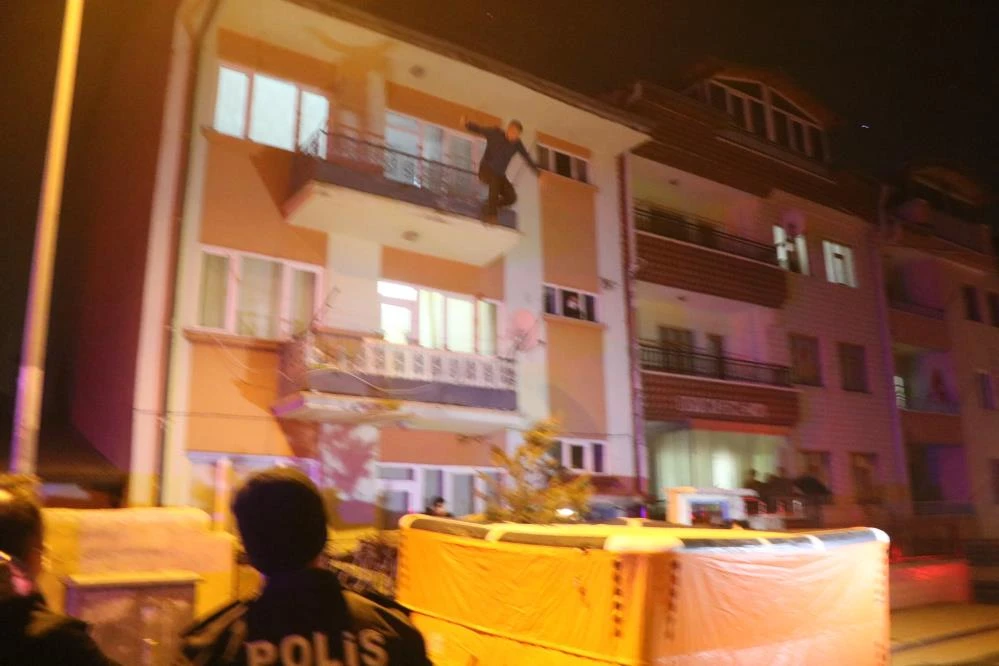 Oğlu atladı, annesi gözyaşları içinde izledi