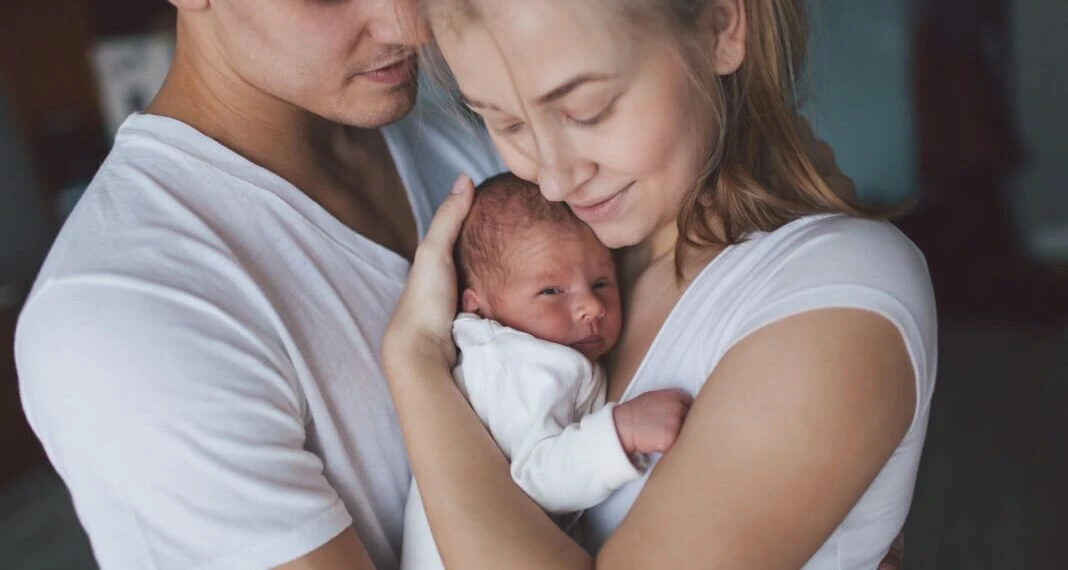 Yenidoğan Bebek Bakımı Hakkında Merak Ettiğiniz Her Şey