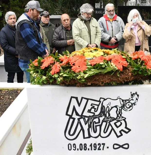 Nejat Uygur'un aramızdan ayrılışının 8'inci yılı!