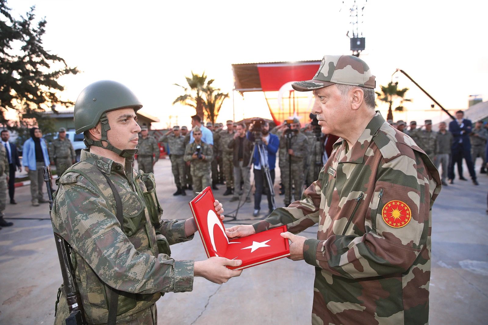 Erdoğan'dan sınırdan mesaj: Nükleer silahın olsa ne yazar