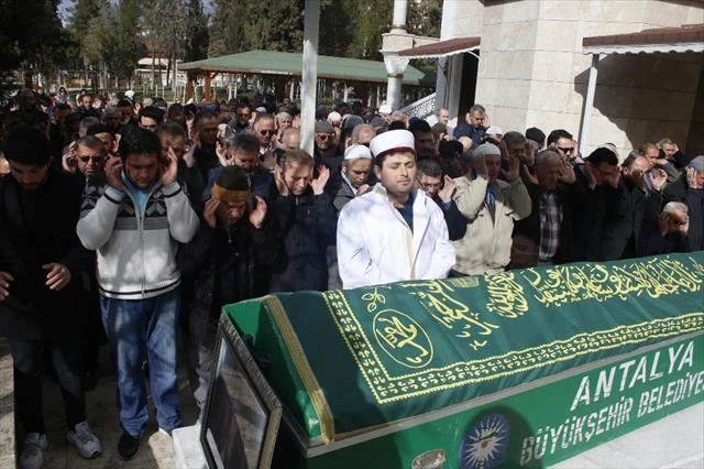 Gülsüm annenin Umut’u toprağa verildi