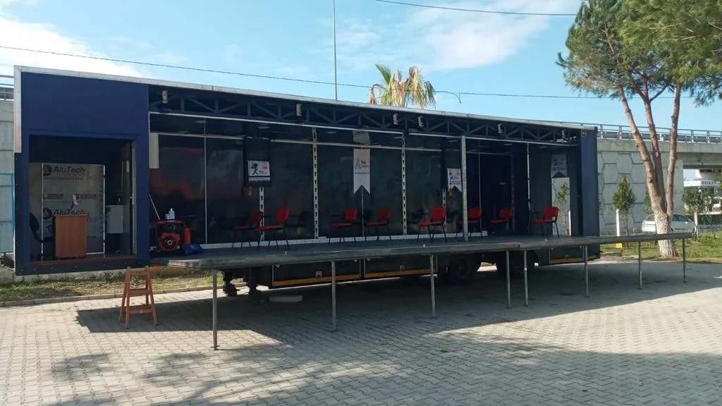 Marshall gezici tır, boya ustalarının MYK sınavına girmelerine destek oluyor