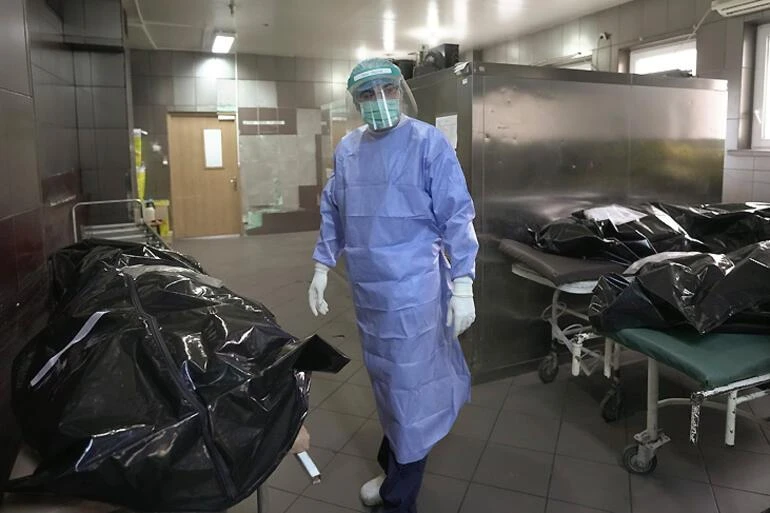 Romanya'da hastaneler cesetlerle doldu: Adeta savaşın içindeler