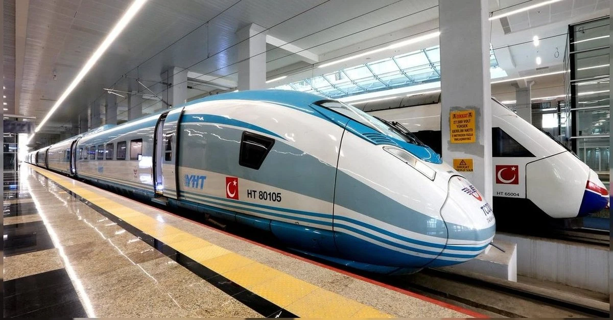 Bakan Karaismailoğlu müjdeyi verdi! İlk milli ve elektrikli tren kısa süre sonra raylarda