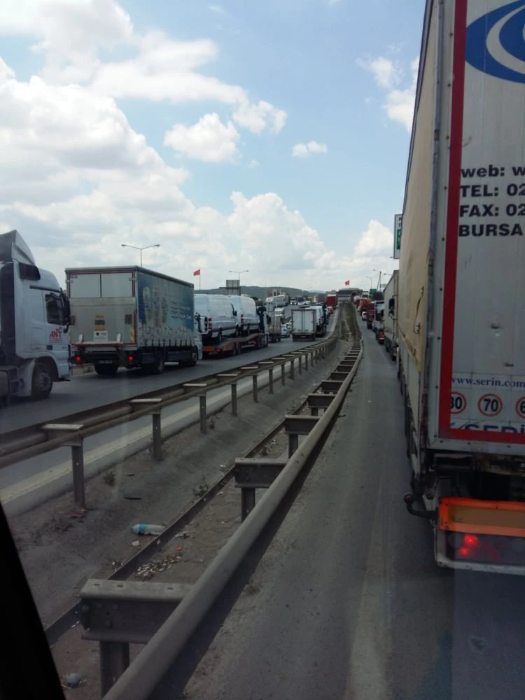 CHP yürüyüşü trafiği kilitledi! Sürücüler isyanda