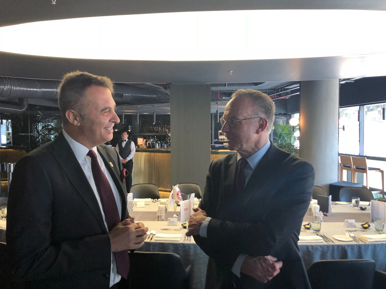 Beşiktaş'tan Bayern Münih ve UEFA heyetine dostluk yemeği