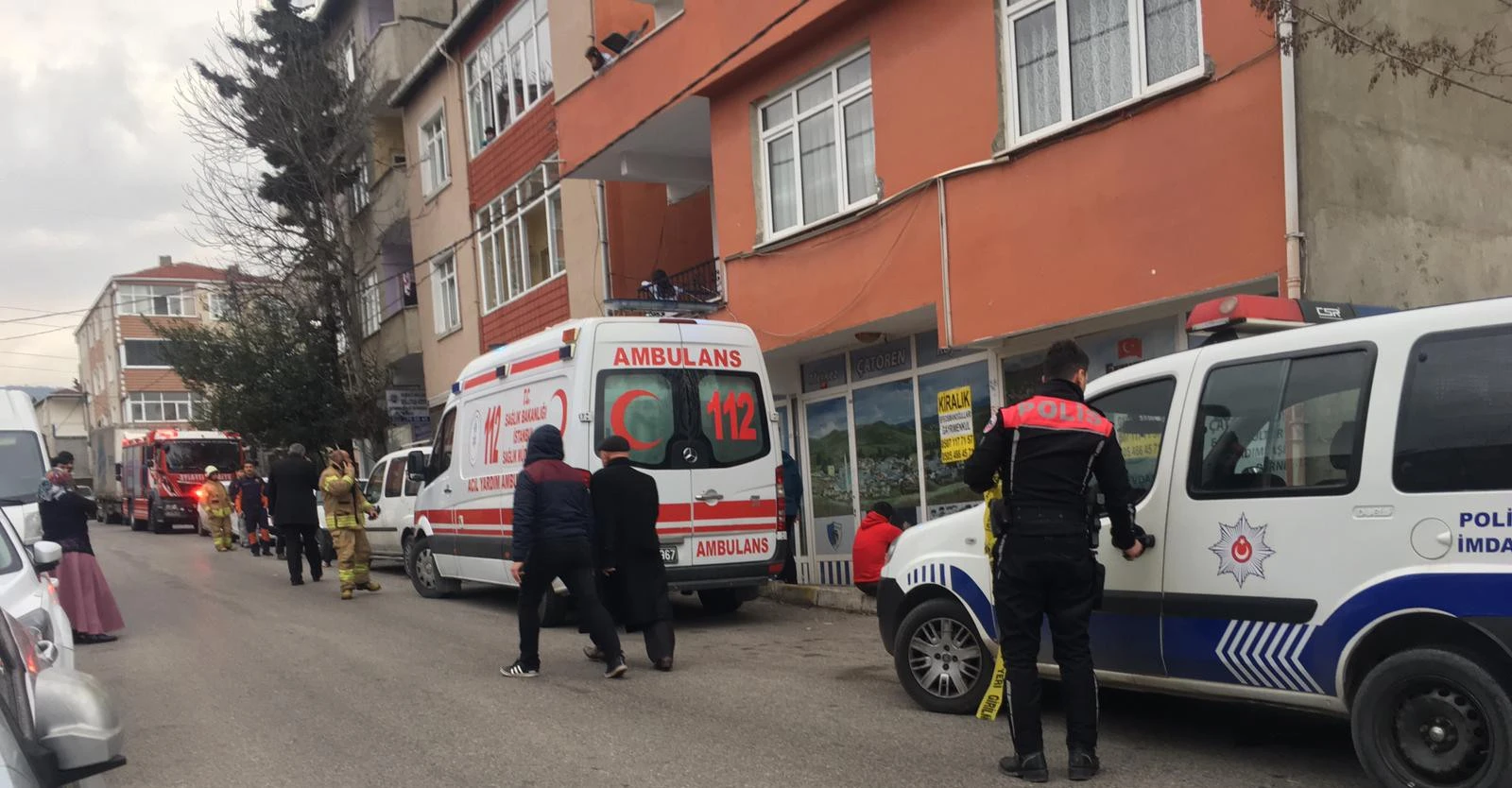 Yemek yaparken ocak ateşinden elbiseleri tutuşan yaşlı kadın feci şekilde can verdi