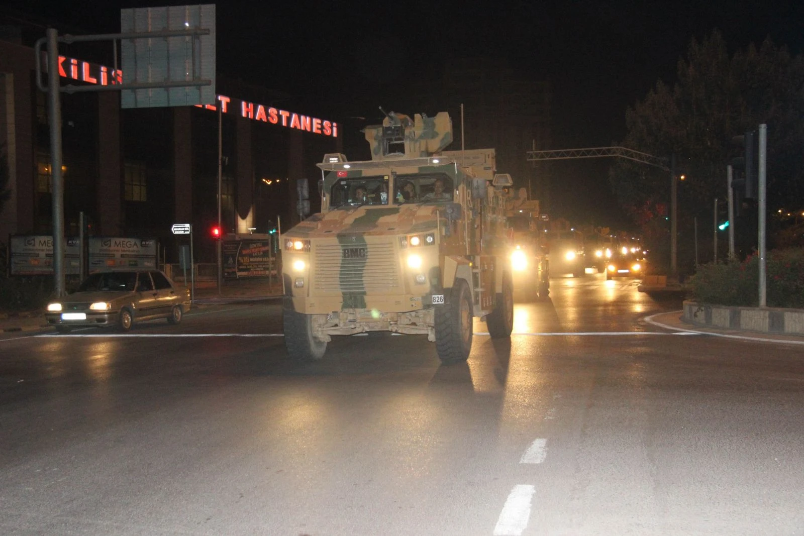 Suriye’deki üs bölgelerine komando sevkıyatı sürüyor