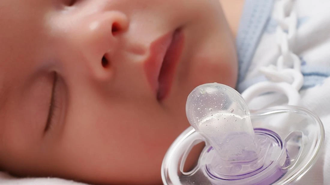 Biberon, emzik tehlike saçıyor: Bebekler 15 kat daha tehlikede