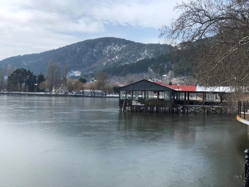 Gölcük Gölü buz tuttu