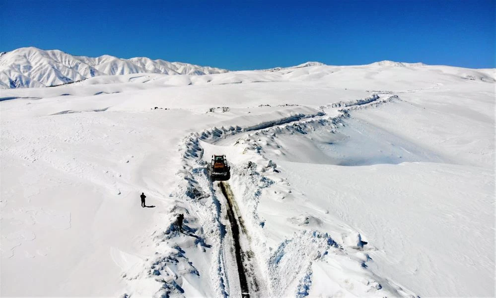 Muş’ta iki mevsim bir arada