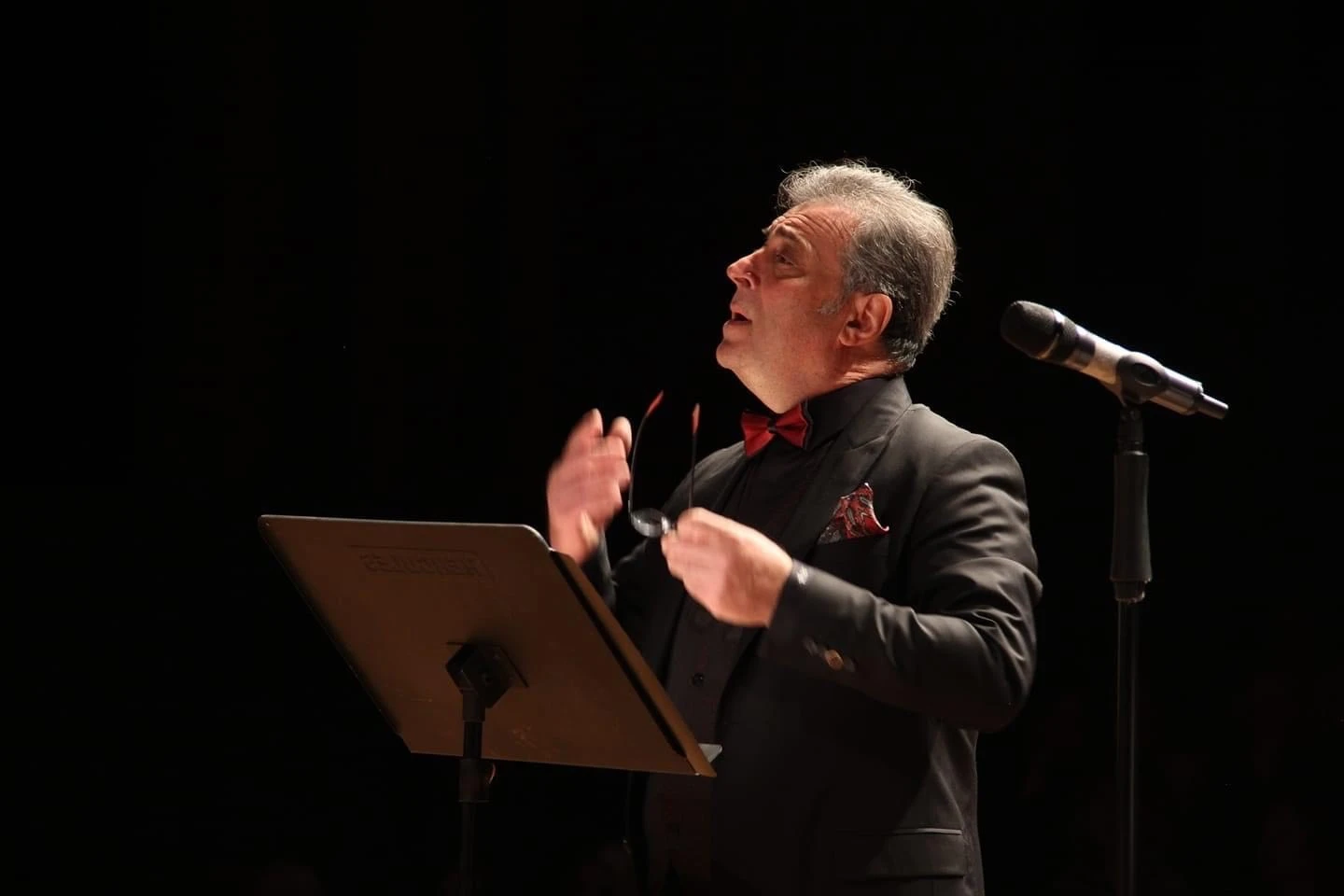 Koronavirüs nedeniyle hayatını kaybeden ses sanatçısı Necmettin Yıldırım defnedildi