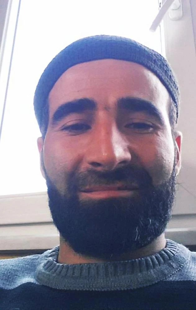 Üzerine 2 ton platform ızgara düşen işçi ağır yaralandı