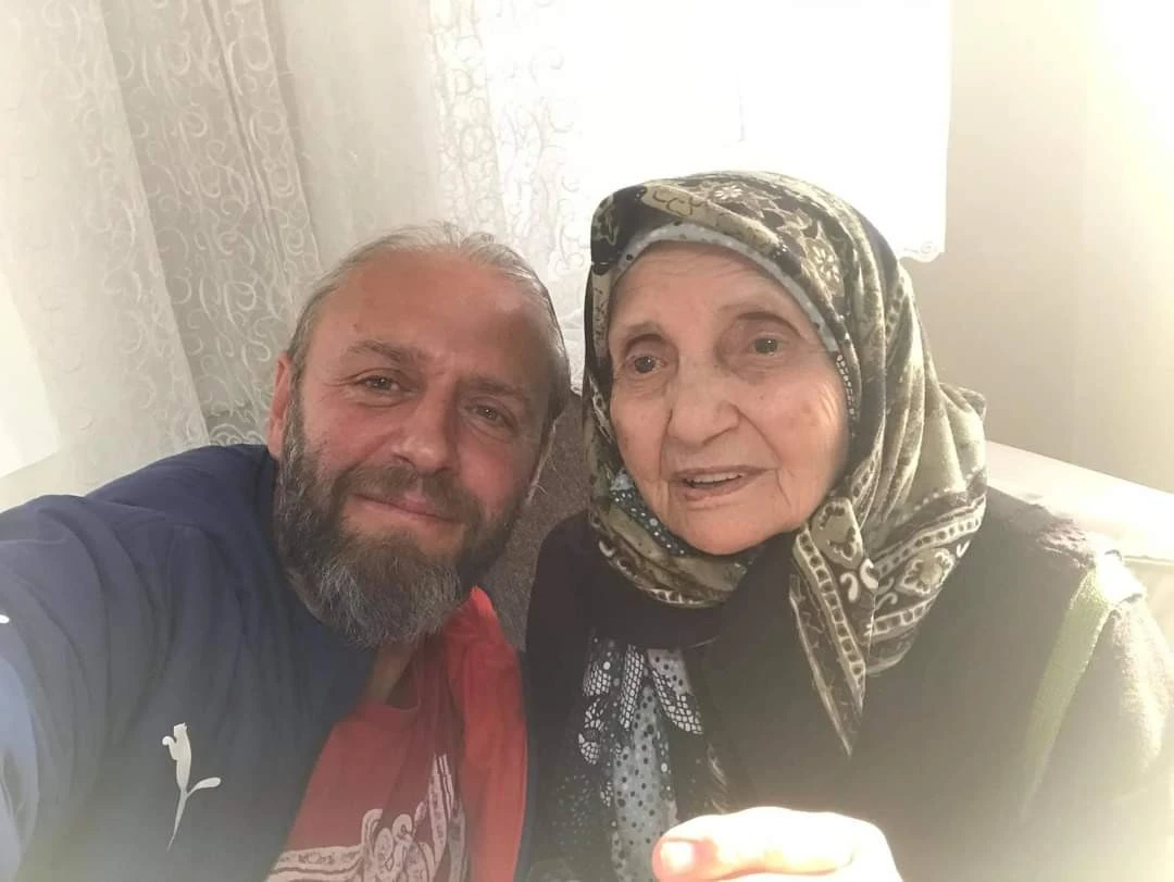 Uşak'ta pencereden düşen 88 yaşındaki kadın kurtarılamadı