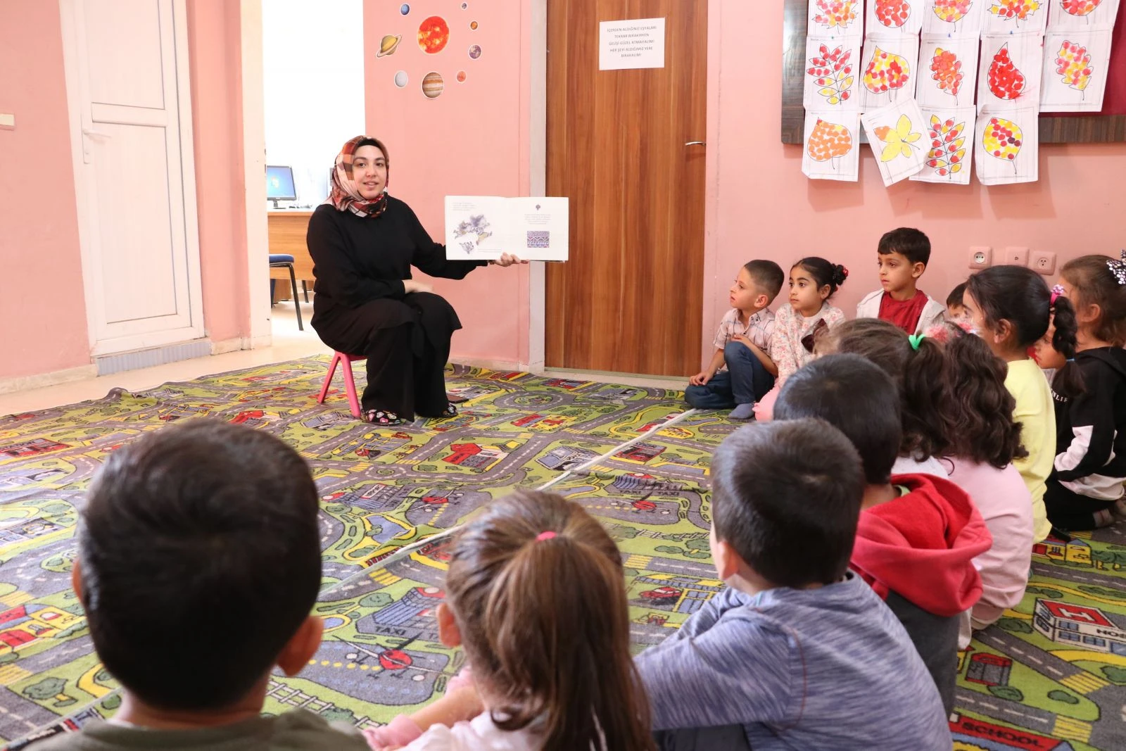 Bu okulda herkes akraba: Adaş ve soydaş öğrencilere sıfatlı çözüm