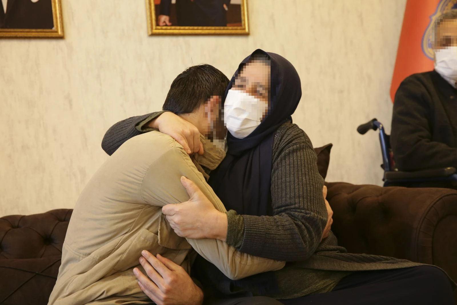 Dağdan anne şefkatine: Ağlatan kavuşma