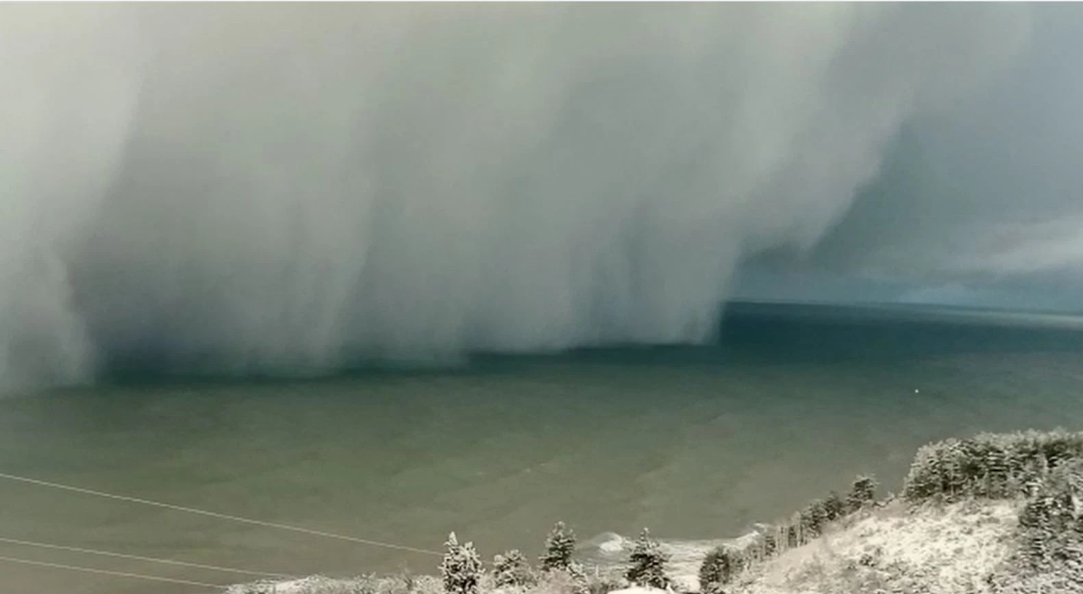 Bulutlar adeta denize indi! Meteoroloji mühendisi sebebini açıkladı