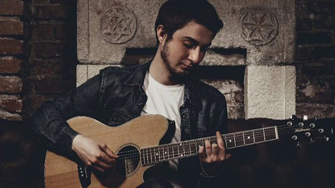 Tuğkan kimdir, kaç yaşında, şarkıları neler? Tuğkan Kurt, Akbank "Şehrin İyi Hali" konserinde!