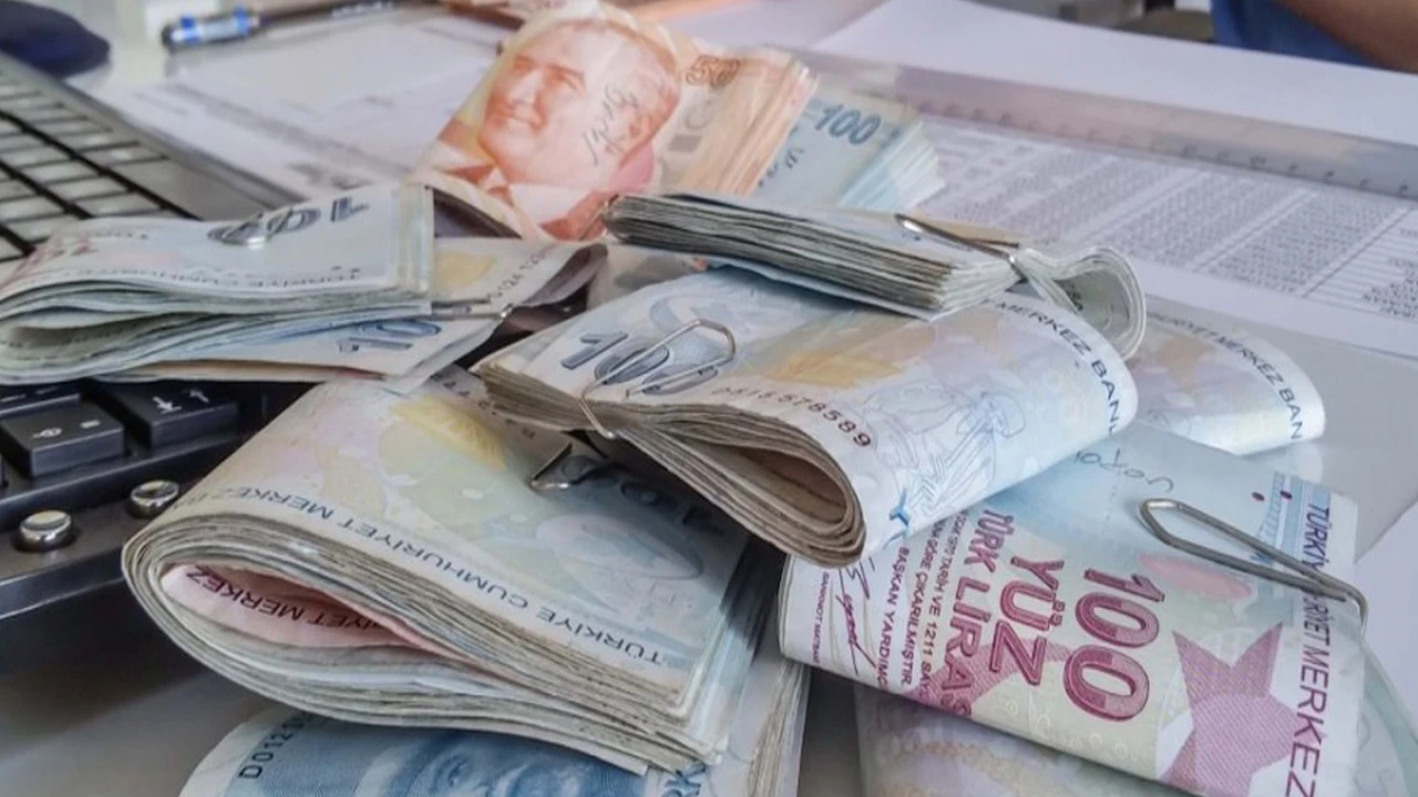 2022 Memur ve emekli enflasyon farkı zammı ne kadar olacak? Memur ve memur emeklisi maaşı zam oranları açıklandı!